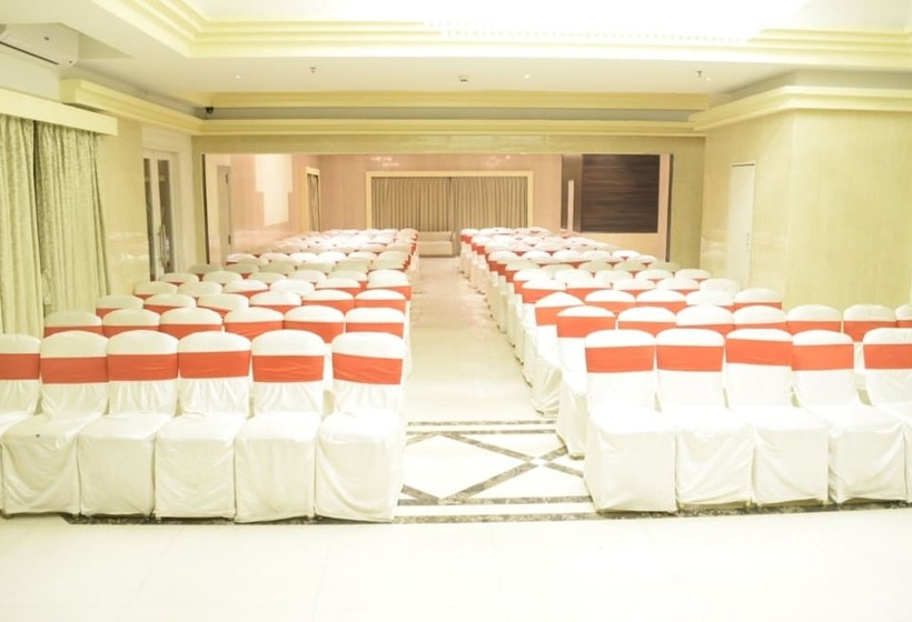 فندق Treebo Premium Metropolis