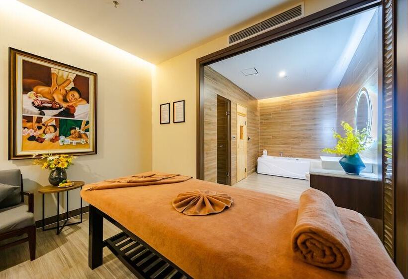 هتل Muong Thanh Luxury Ha Long Centre