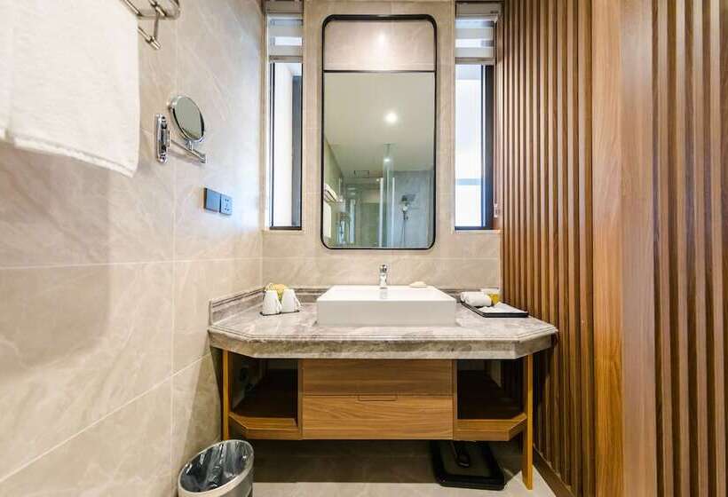 هتل Muong Thanh Luxury Ha Long Centre