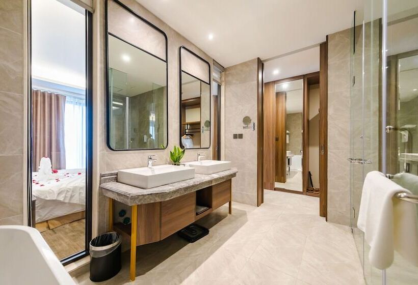 هتل Muong Thanh Luxury Ha Long Centre