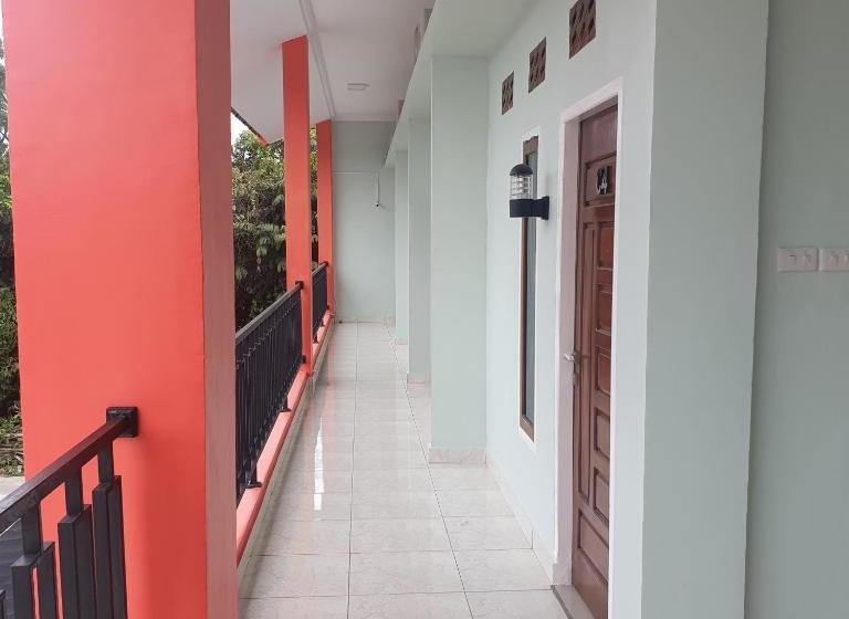 בית מלון כפרי Oyo 90063 Silver Homestay Syariah