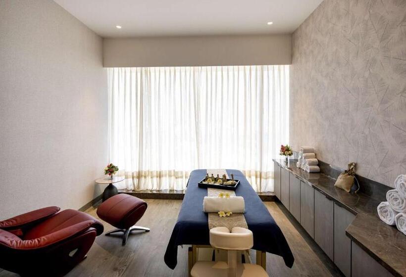 호텔 Radisson Blu Mumbai International Airport