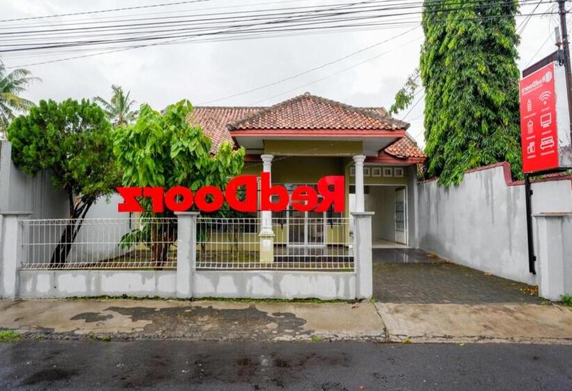 فندق Reddoorz @ Jalan Bali Cilacap