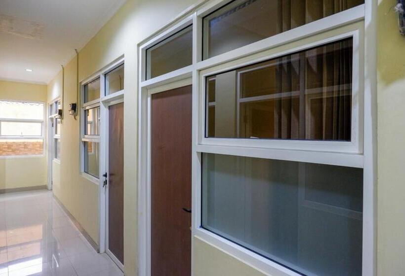 فندق Reddoorz @ Jalan Bali Cilacap