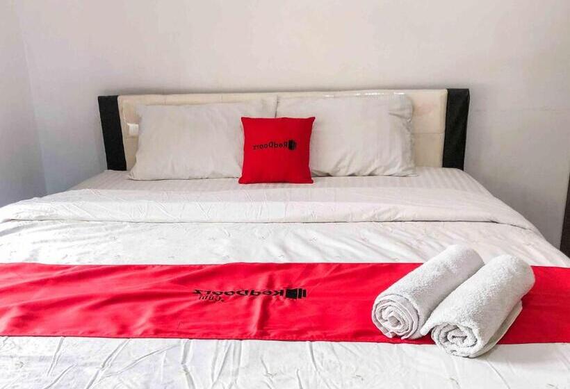 ホテル Reddoorz Near Eco Green Park Batu