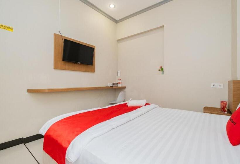 ホテル Reddoorz Near Kampung Inggris Pare