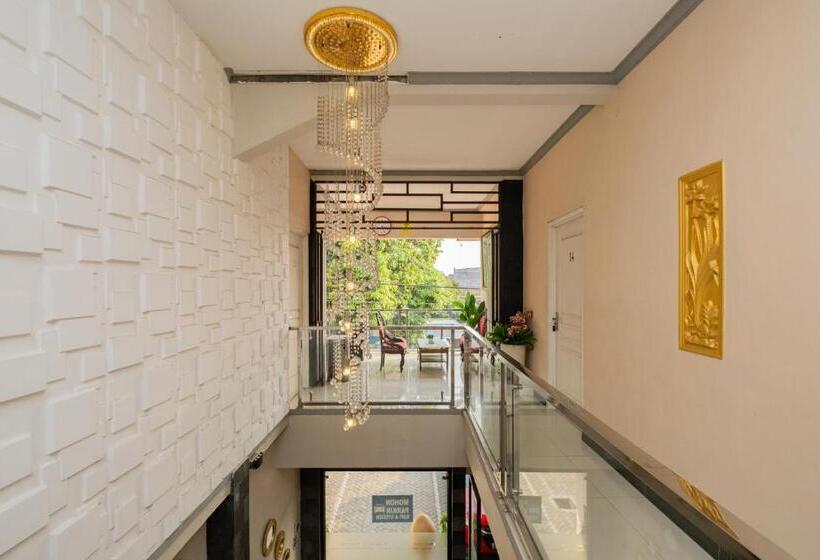 ホテル Reddoorz Near Kampung Inggris Pare