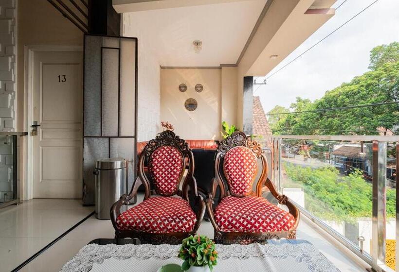 ホテル Reddoorz Near Kampung Inggris Pare