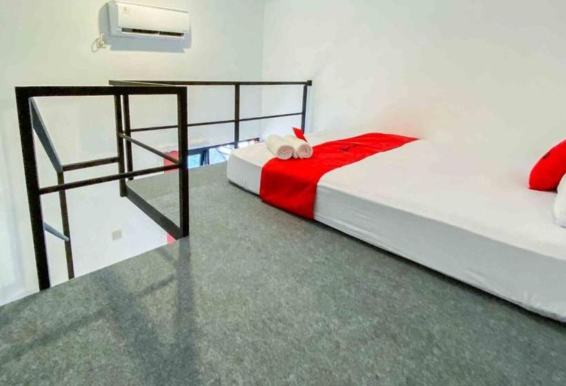 ホテル Reddoorz Syariah @ Jalan Saxophone Malang