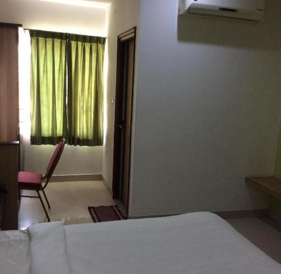 בית מלון כפרי Sri Vaari Residency