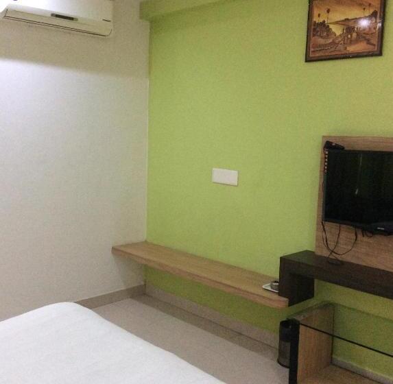 בית מלון כפרי Sri Vaari Residency