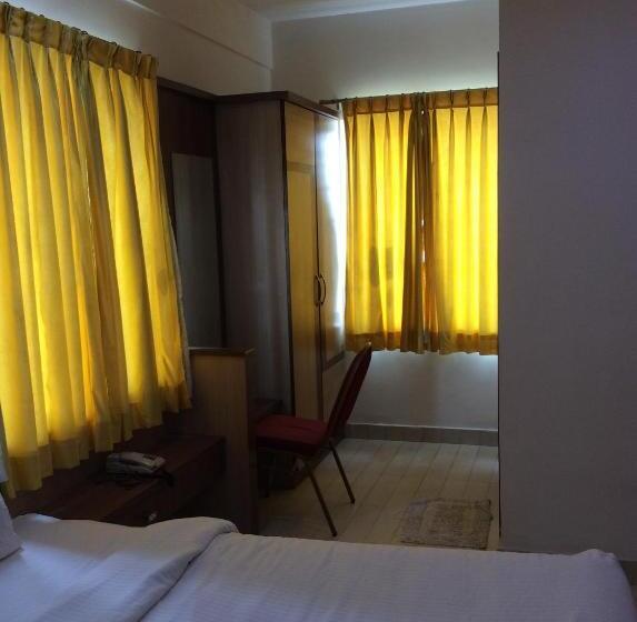 בית מלון כפרי Sri Vaari Residency