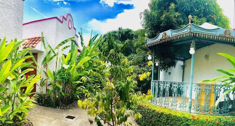 호텔 Suites Ejecutivas Los Arcos