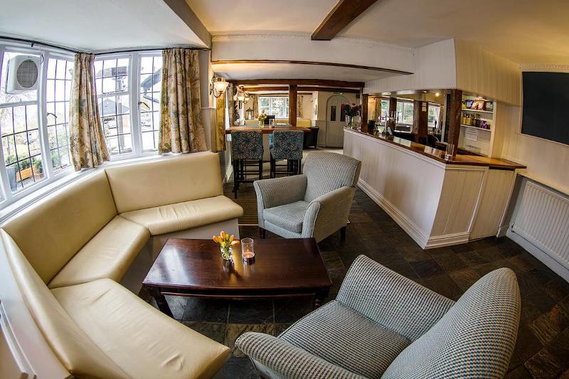 Отель Stay And Relax At The Yew Tree