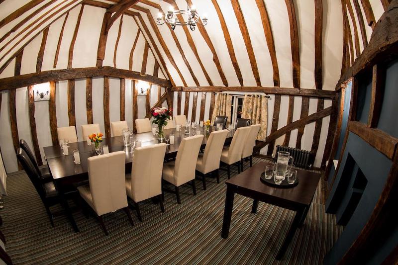 Отель Stay And Relax At The Yew Tree