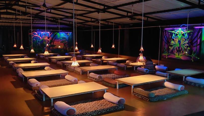 هتل Whispering Rocks Hampi