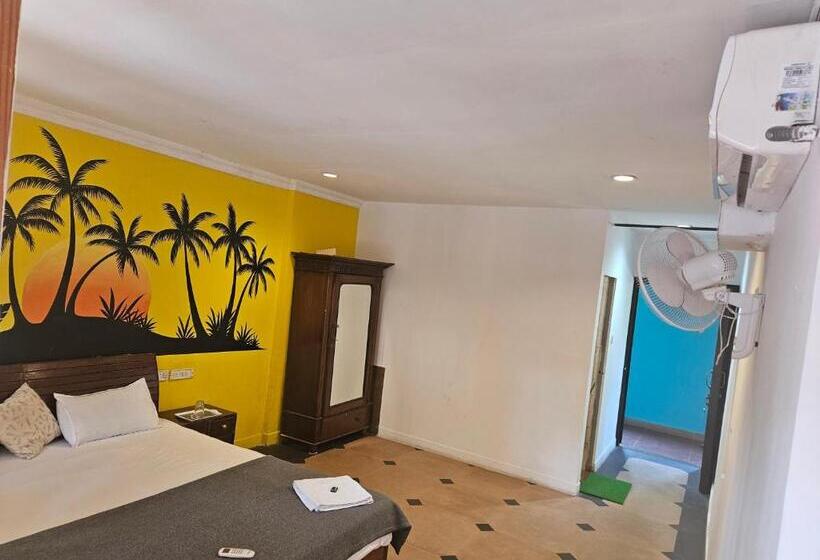 Piggy Hostel Calangute