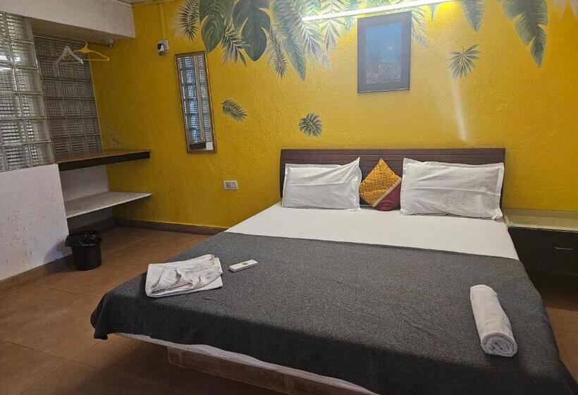 Piggy Hostel Calangute