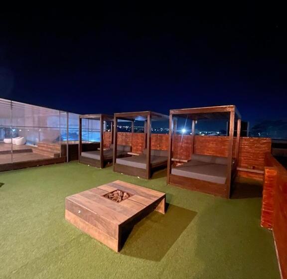 استراحتگاه Costalago Suites