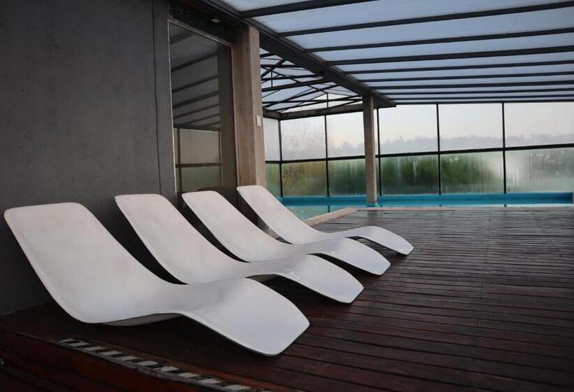 استراحتگاه Costalago Suites