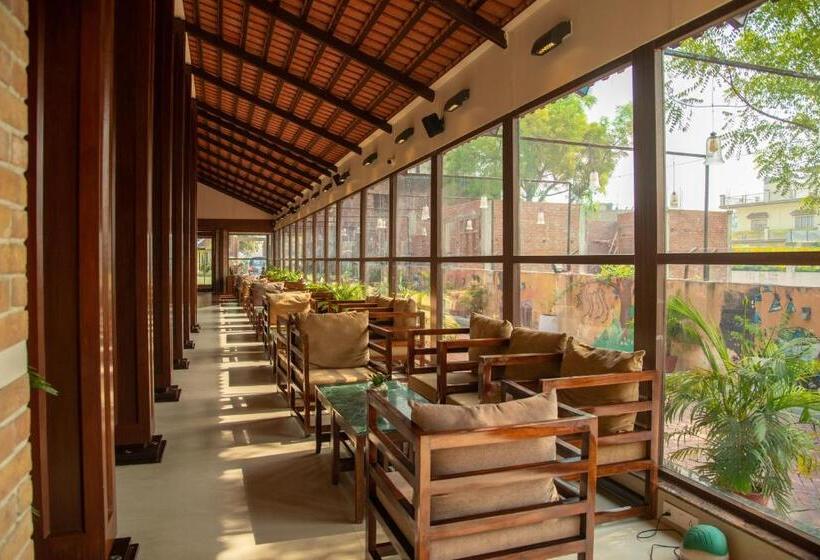 Курорт Om Vilas Benares, Varanasi