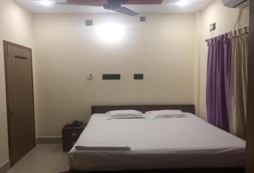 Staymaker Hotel Sannidhyo