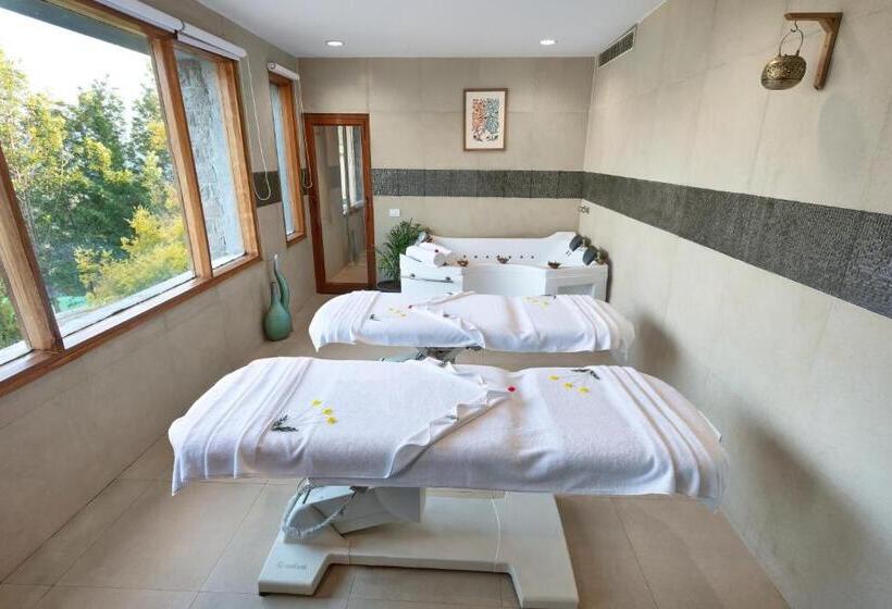 Suryavilas Luxury Resort & Spa