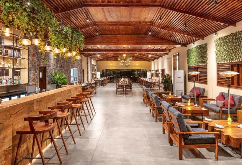 Suryavilas Luxury Resort & Spa