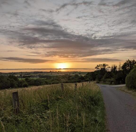 הוסטל Shoulder Of Mutton Inn