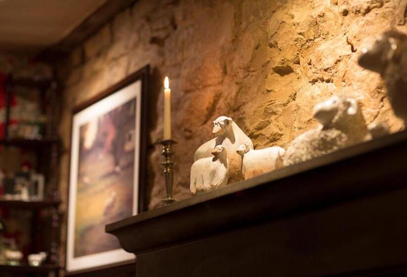 הוסטל Shoulder Of Mutton Inn