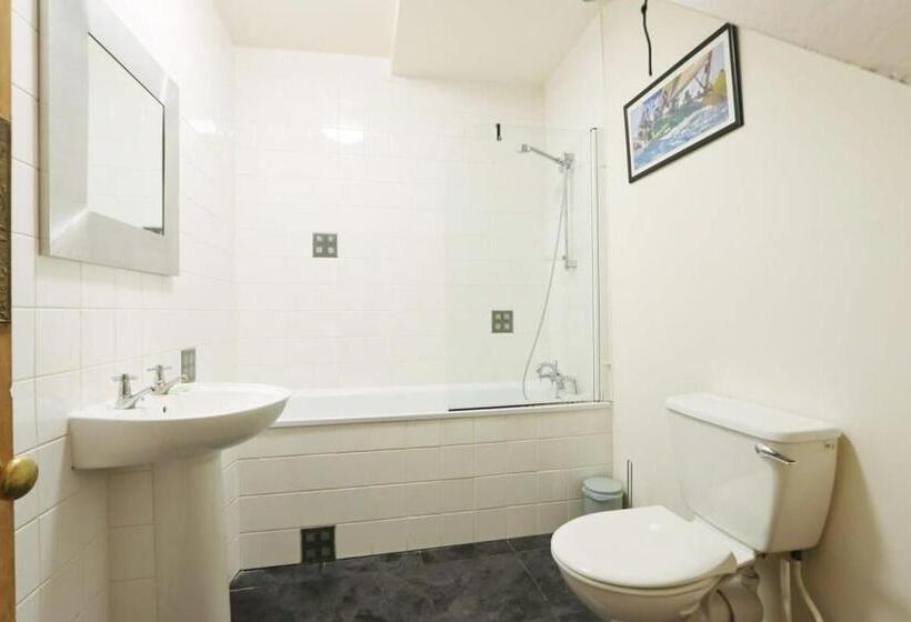 فندق صغير Unique & Homely Suite With Own Access