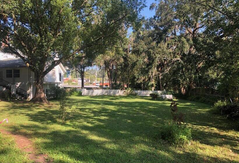 مبيت وإفطار Ardendales