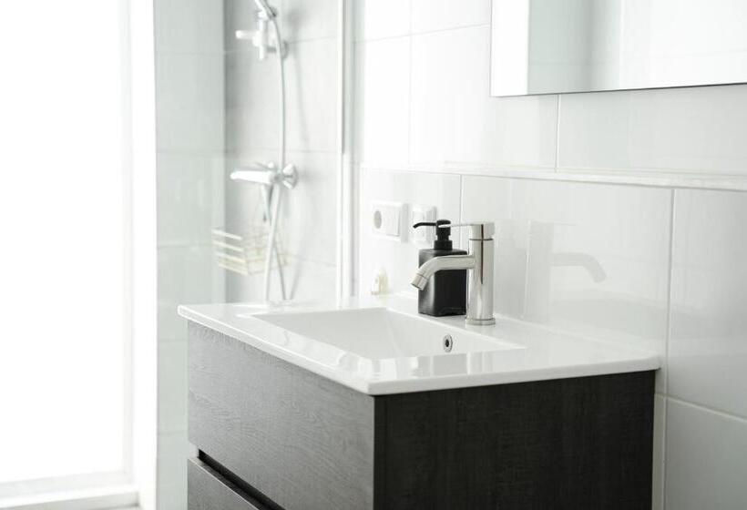 تختخواب و صبحانه The Residence Enschede