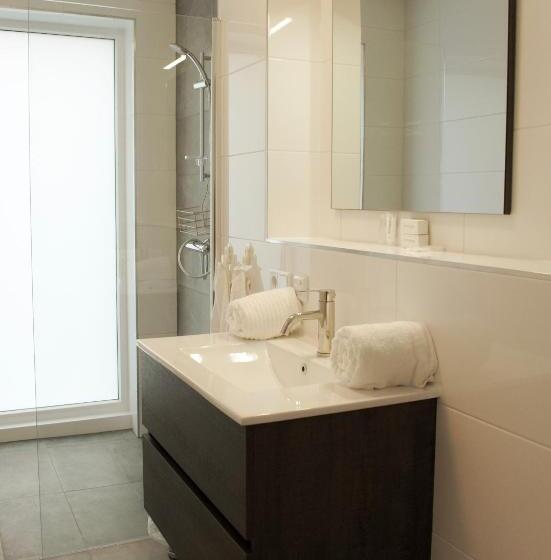 تختخواب و صبحانه The Residence Enschede