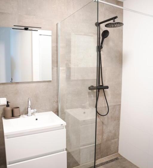 تختخواب و صبحانه The Residence Enschede