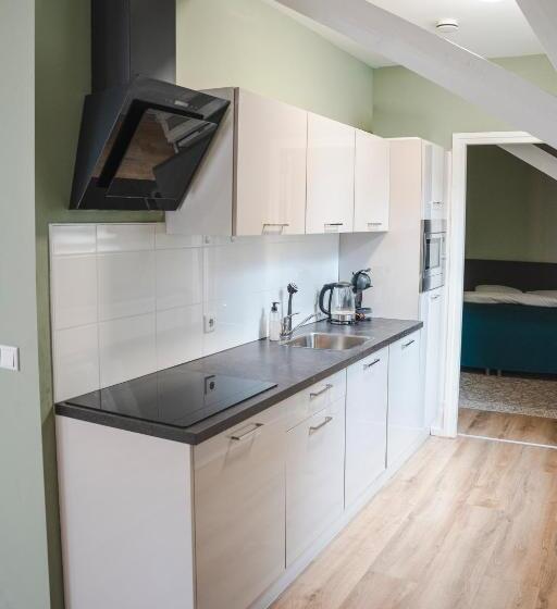 تختخواب و صبحانه The Residence Enschede