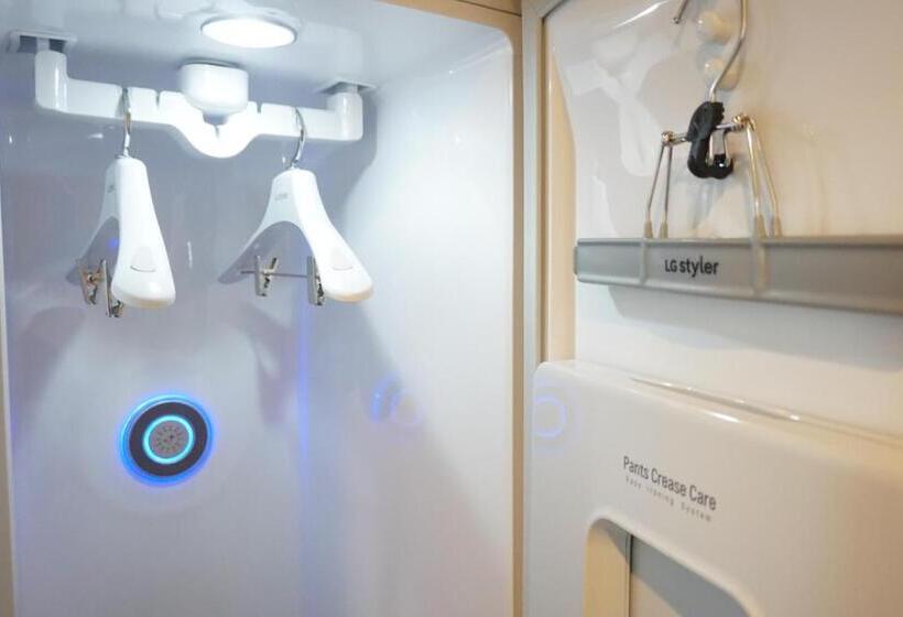 Henn Na Hotel Komatsu Ekimae