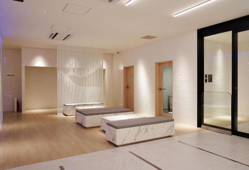 Henn Na Hotel Komatsu Ekimae