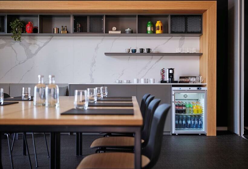 Adina Apartment Hotel Cologne