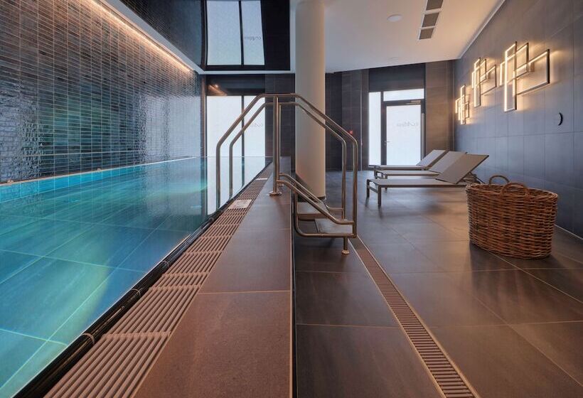 Adina Apartment Hotel Cologne