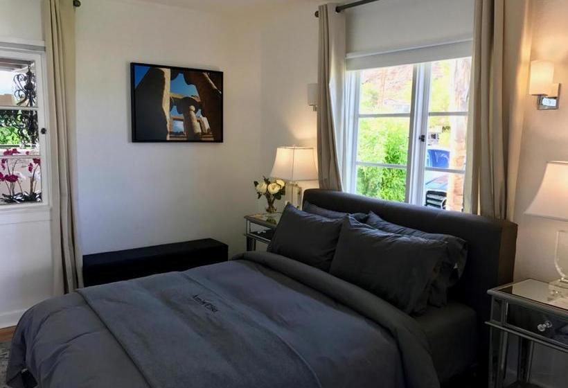 ホテル Amin Casa Palm Springs