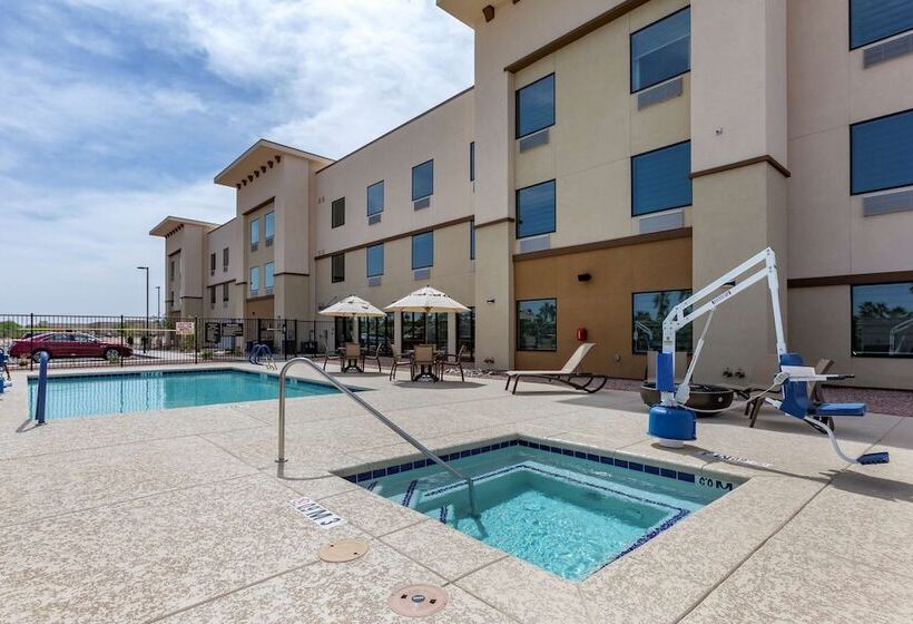 בית מלון כפרי Best Western Plus Casa Grande Inn & Suites