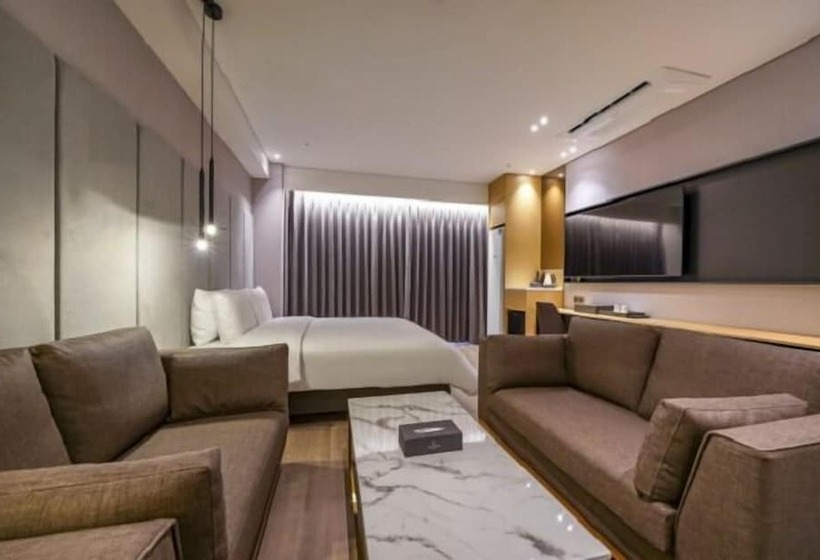 هتل Busan Myeongji Ciel Ocean