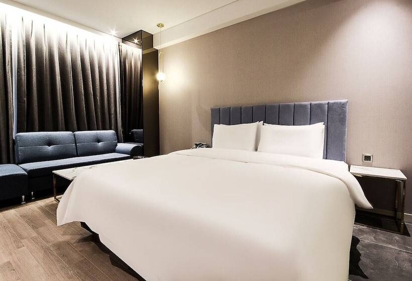 هتل Busan Myeongji Ciel Ocean