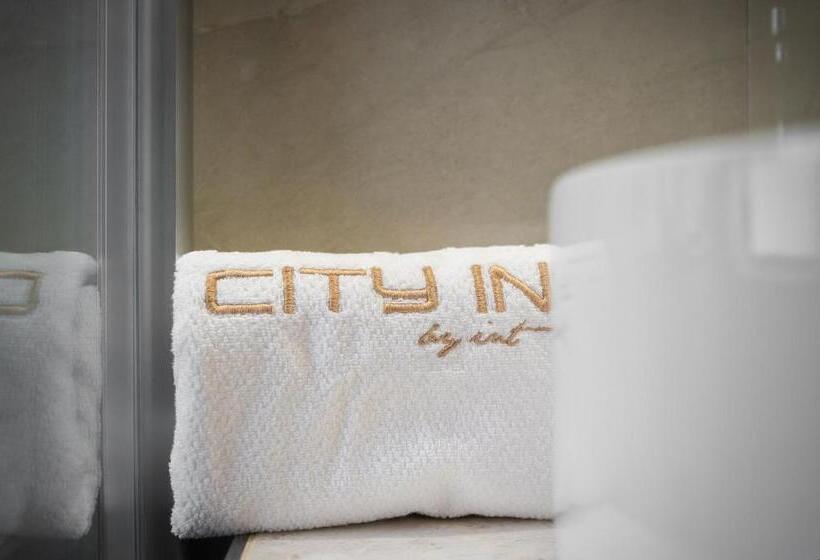 هتل City In