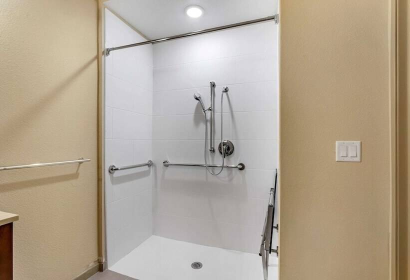 فندق Comfort Inn & Suites