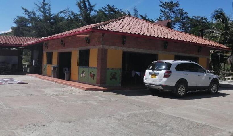 בית מלון כפרי El Potrillo