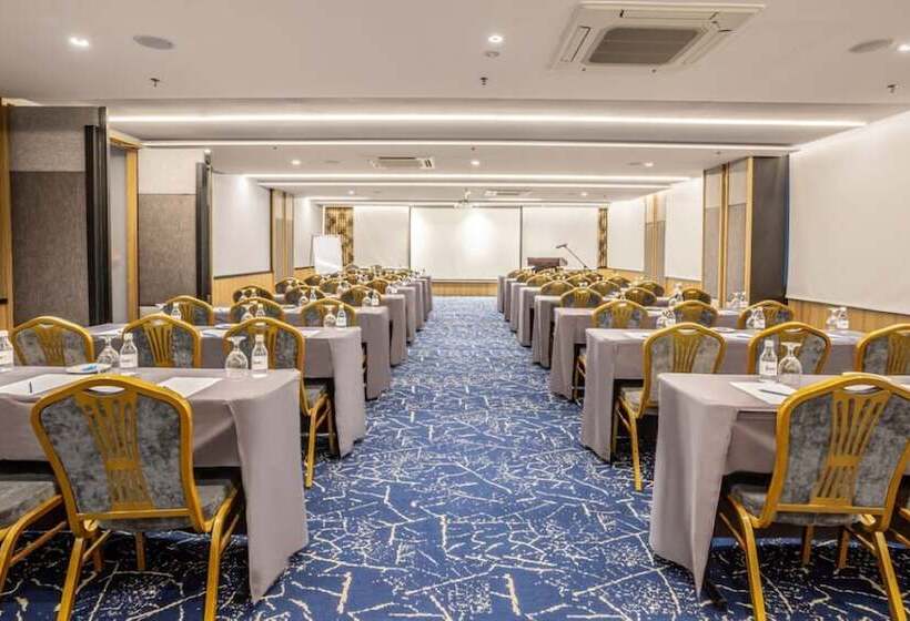 Fives Hotel Johor Bahru City Centre