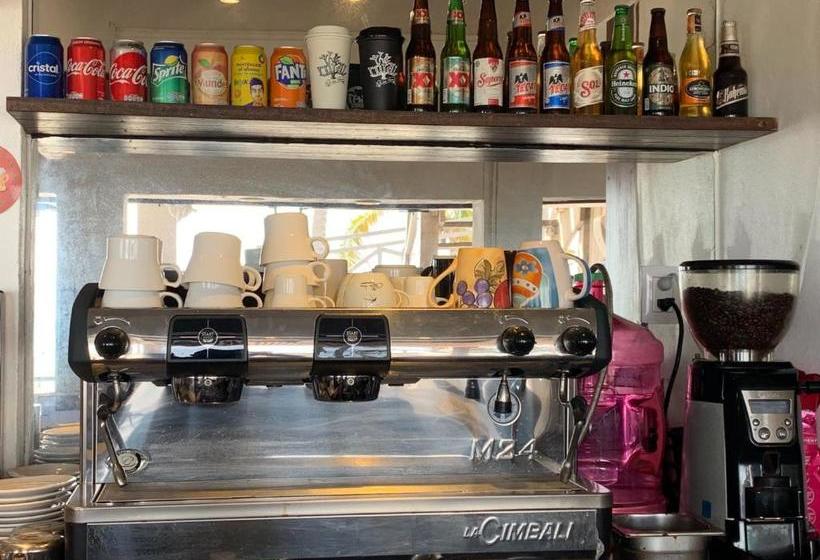 فندق Flying Cloud