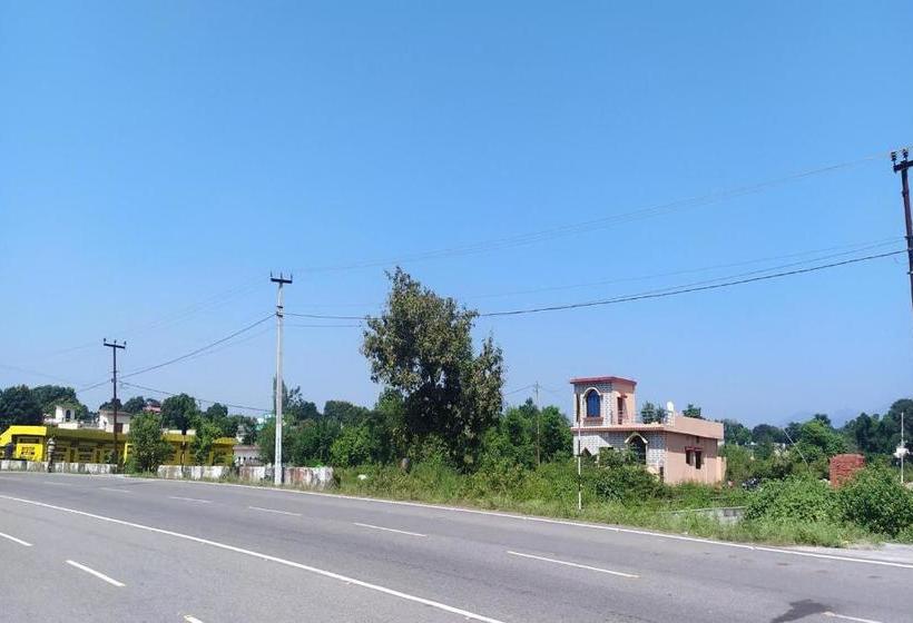 בית מלון כפרי Grand Heritage Inn